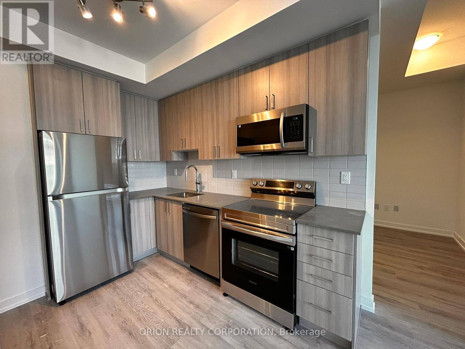 Pickering (bay Ridges), ON L1W0C4,1435 Celebration DR #2905