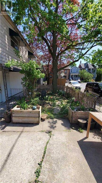 Toronto (south Riverdale), ON M4M1W1,66 Dagmar AVE #B (BACK)