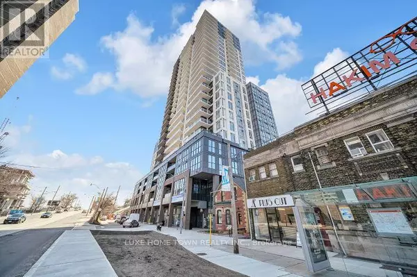 Toronto (east End-danforth), ON M4C0B3,286 Main ST #810