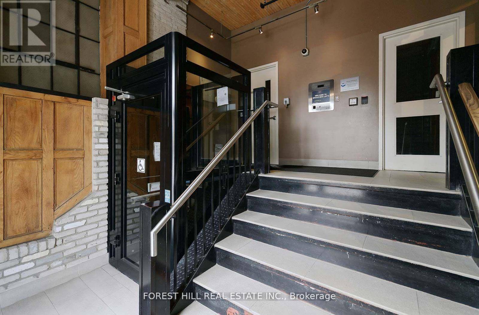 Toronto (south Riverdale), ON M4M2E6,68 Broadview AVE #501