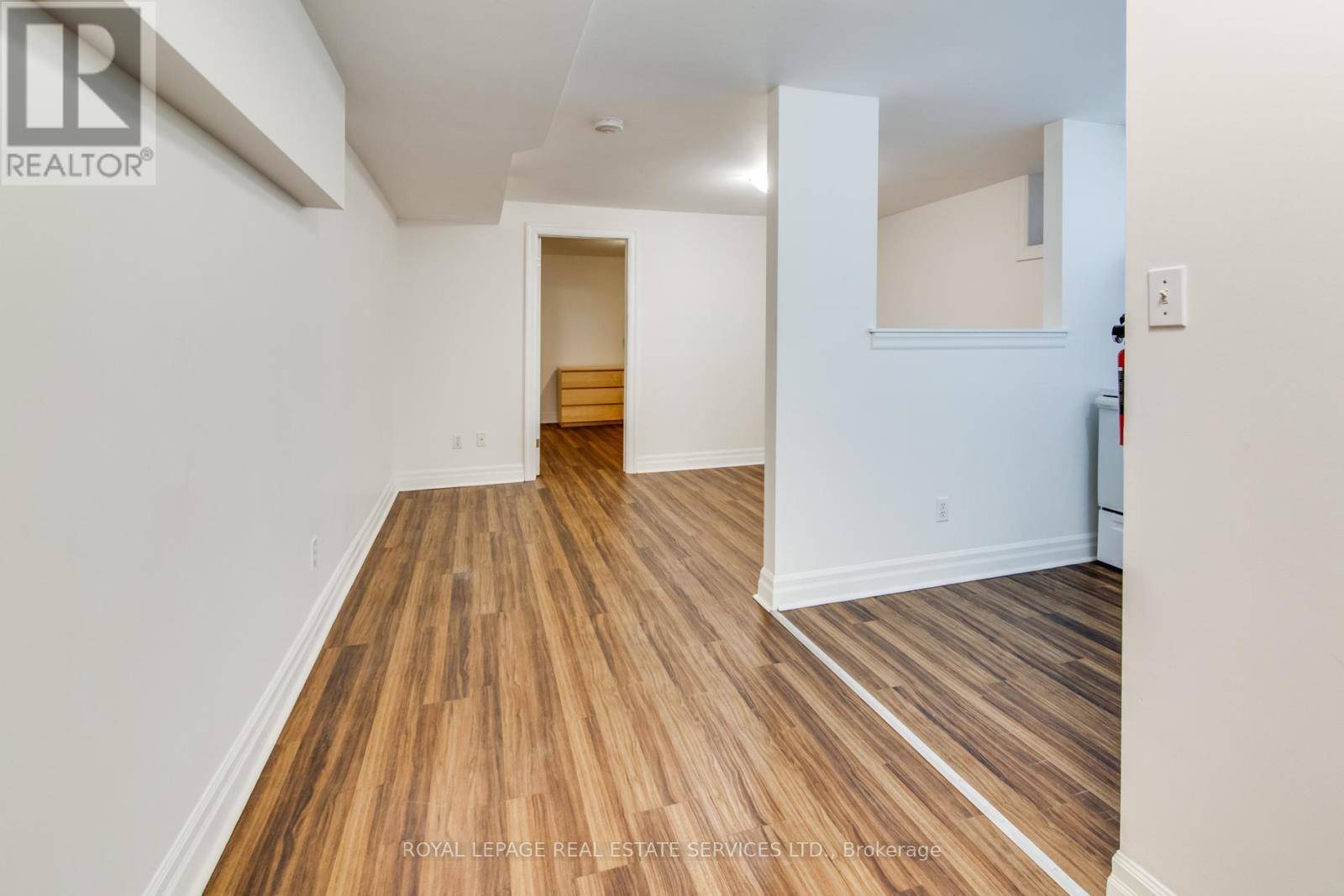 Toronto (greenwood-coxwell), ON M4J4N6,116 Gillard AVE #L