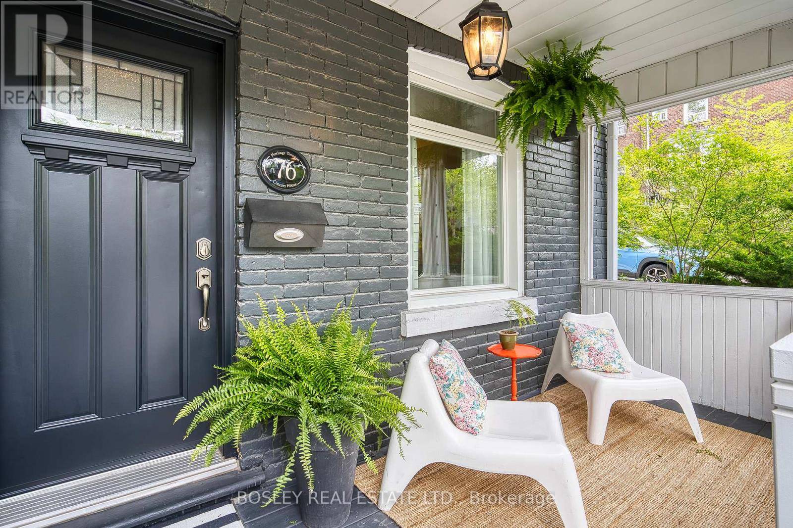 Toronto (blake-jones), ON M4J1B1,76 BOULTBEE AVENUE