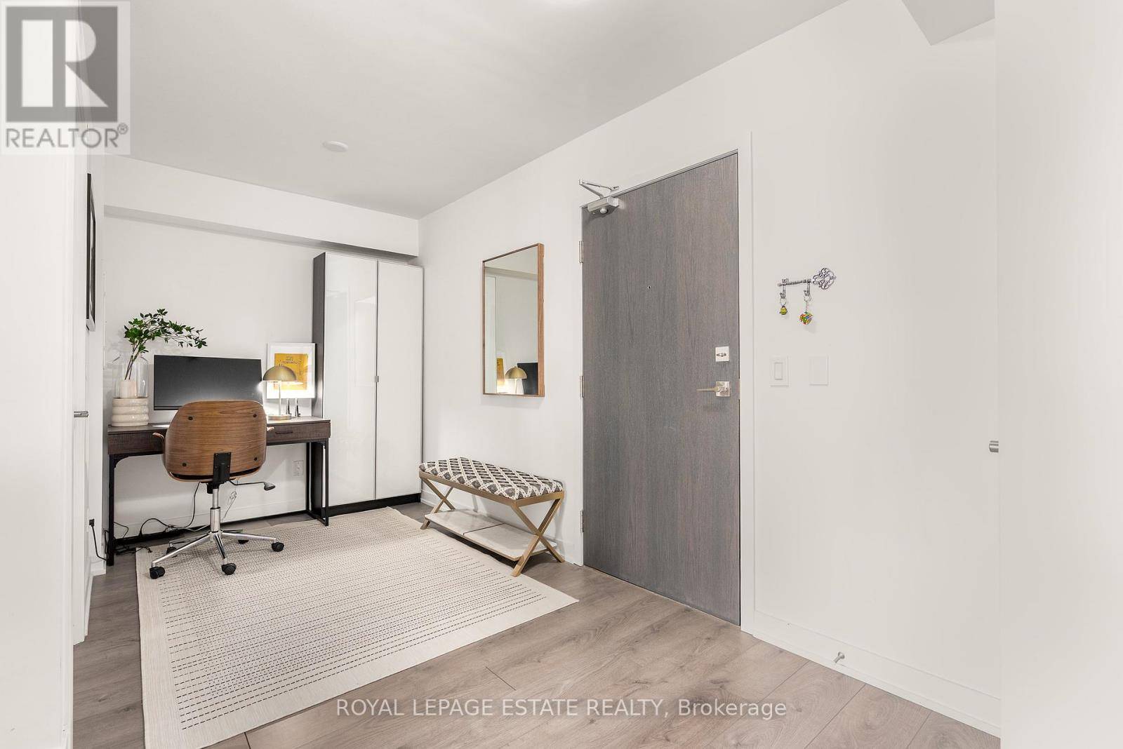 Toronto (east York), ON M4B2V5,1401 O'connor DR #317