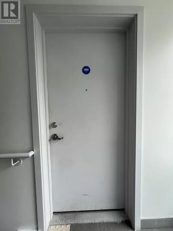 Toronto (dorset Park), ON M1P0E8,37 Antrim CRES #203