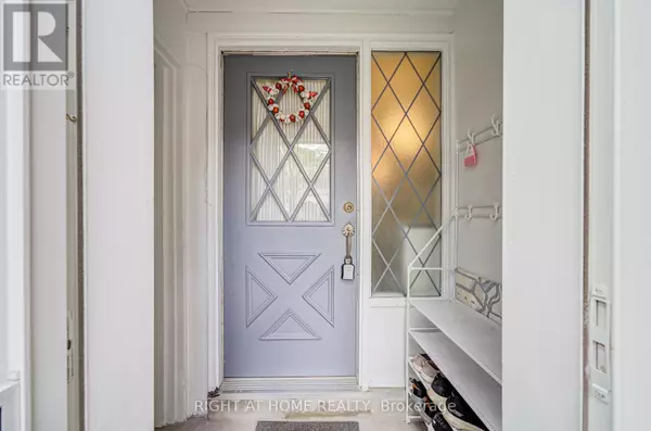 Toronto (agincourt North), ON M1V1E4,55 Brimwood BLVD #44