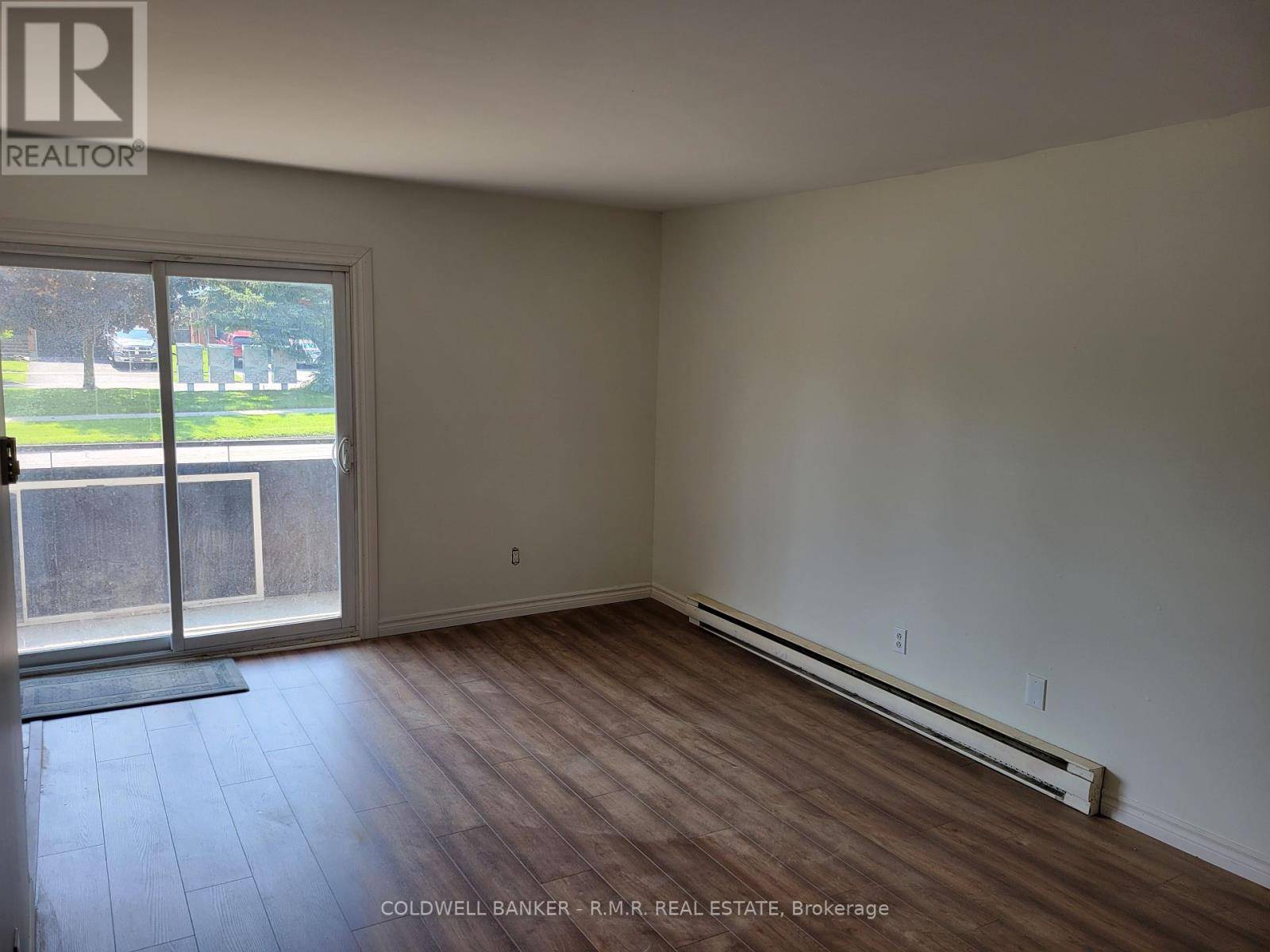 Clarington (bowmanville), ON L1C2M6,251 Liberty ST North #3