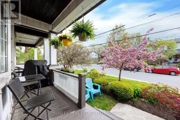 Toronto (woodbine-lumsden), ON M4C4L7,30 OAK PARK AVENUE