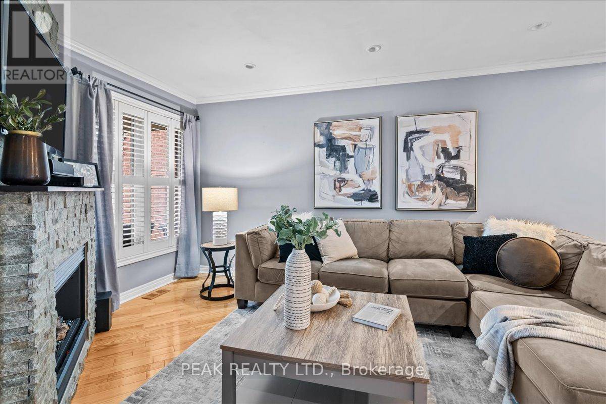 Clarington (bowmanville), ON L1C4Y3,80 FRY CRESCENT