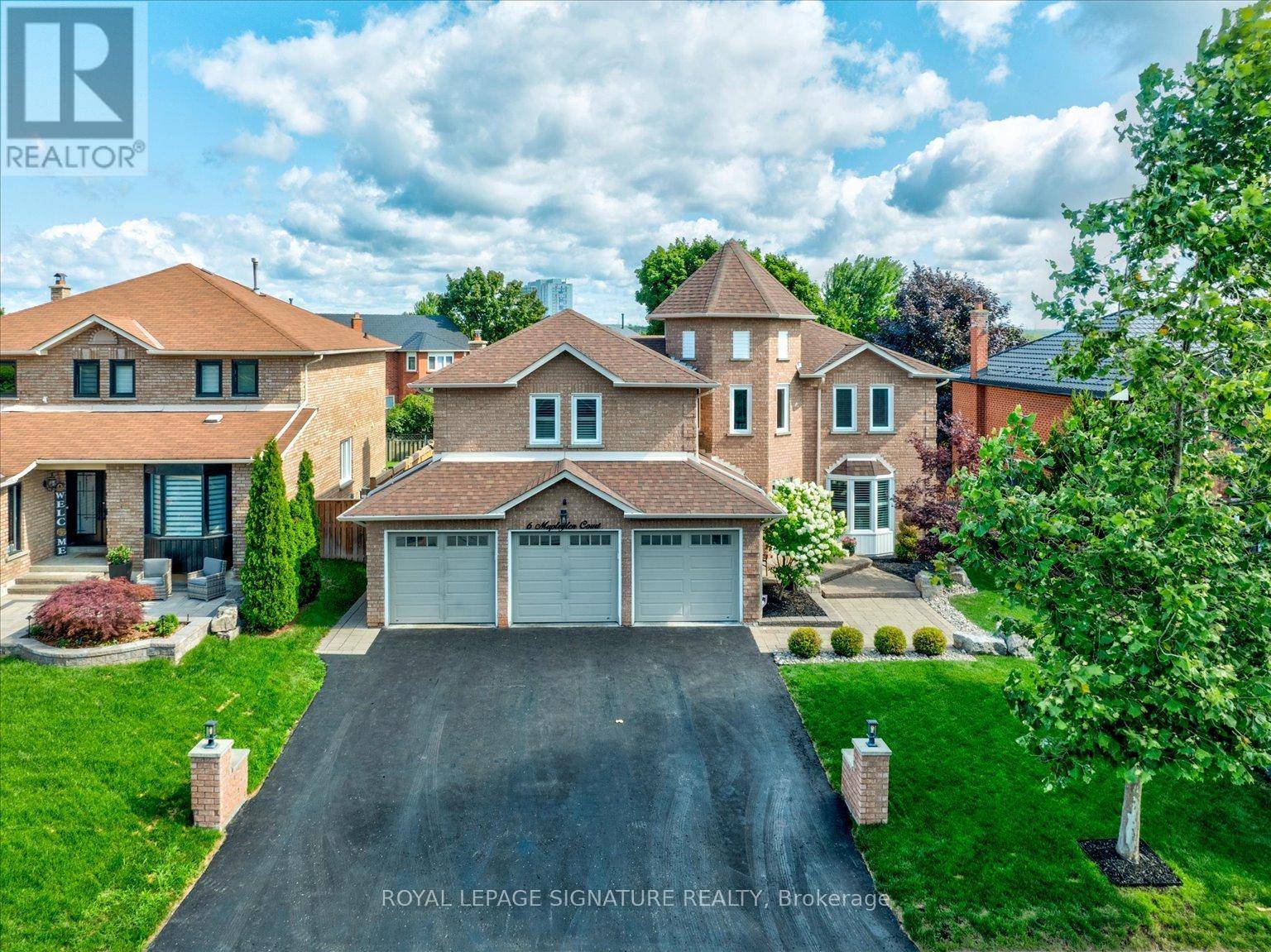 Whitby (pringle Creek), ON L1R1T7,6 MAPLEGLEN COURT