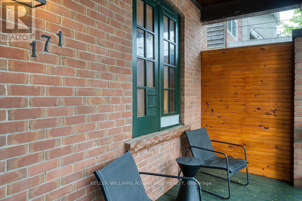 Toronto (woodbine-lumsden), ON M4C5K9,171 GLEDHILL AVENUE