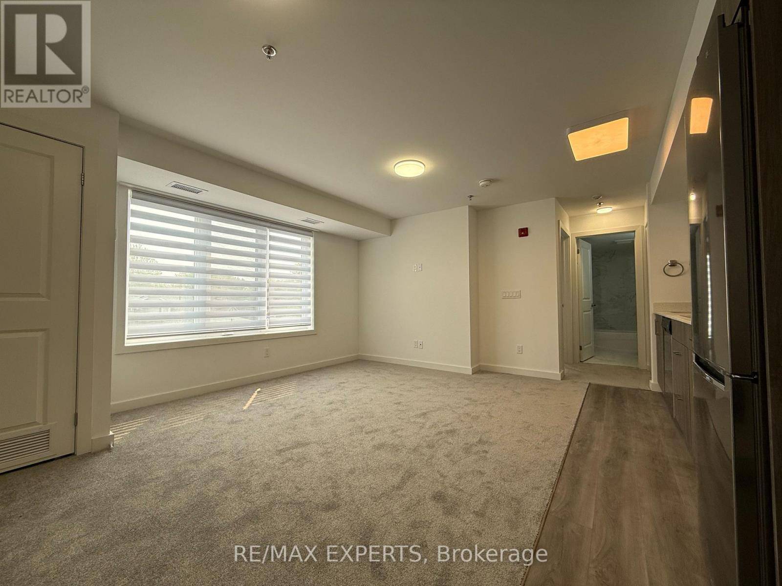 Toronto (greenwood-coxwell), ON M4L2V8,45 Connaught AVE #403