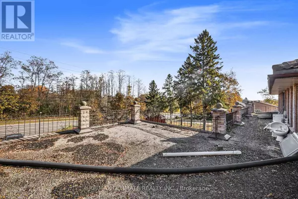 Oshawa (central), ON L1G6Z5,1010 RITSON ROAD N