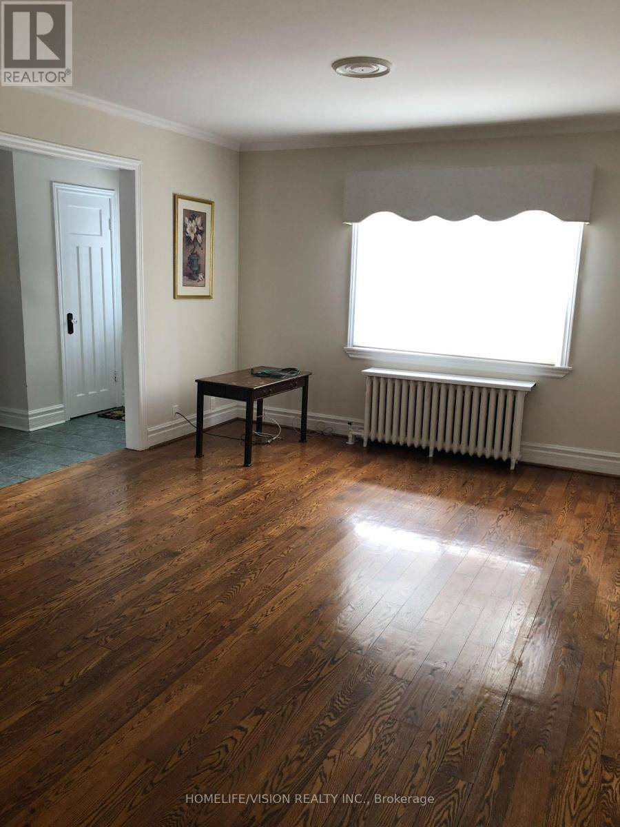 Toronto (broadview North), ON M4K2A4,140 MORTIMER AVENUE