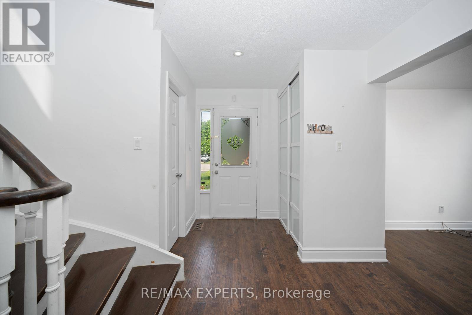 Toronto (steeles), ON M1W3R2,66 CARL CRESCENT