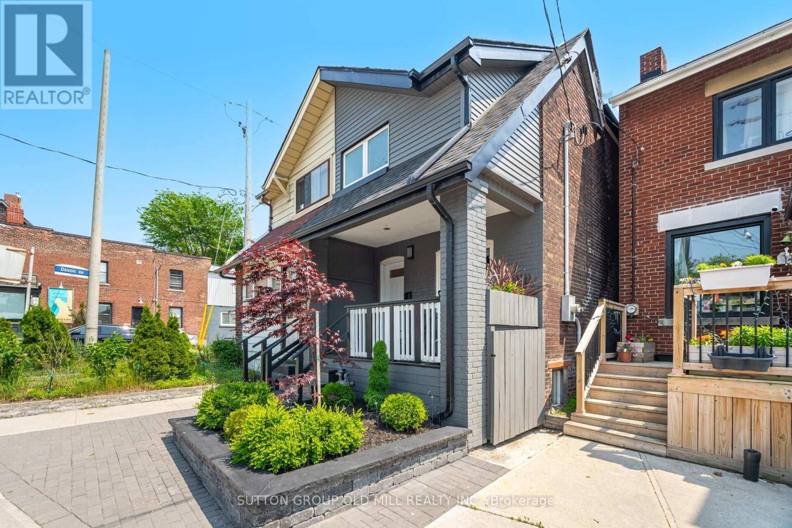 Toronto (east End-danforth), ON M4E2A9,1995 GERRARD STREET E