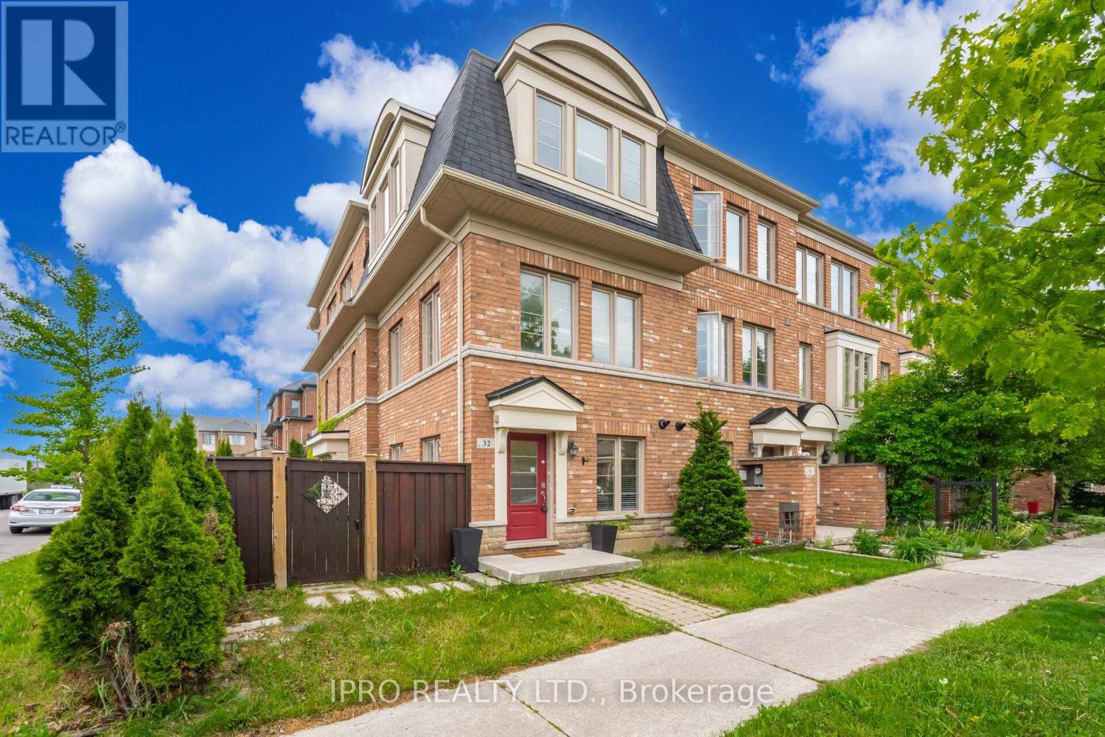 Toronto (clairlea-birchmount), ON M1L0H4,32 LILY CUP AVENUE