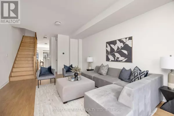 Toronto (bendale), ON M1P3C1,1571 MIDLAND AVENUE