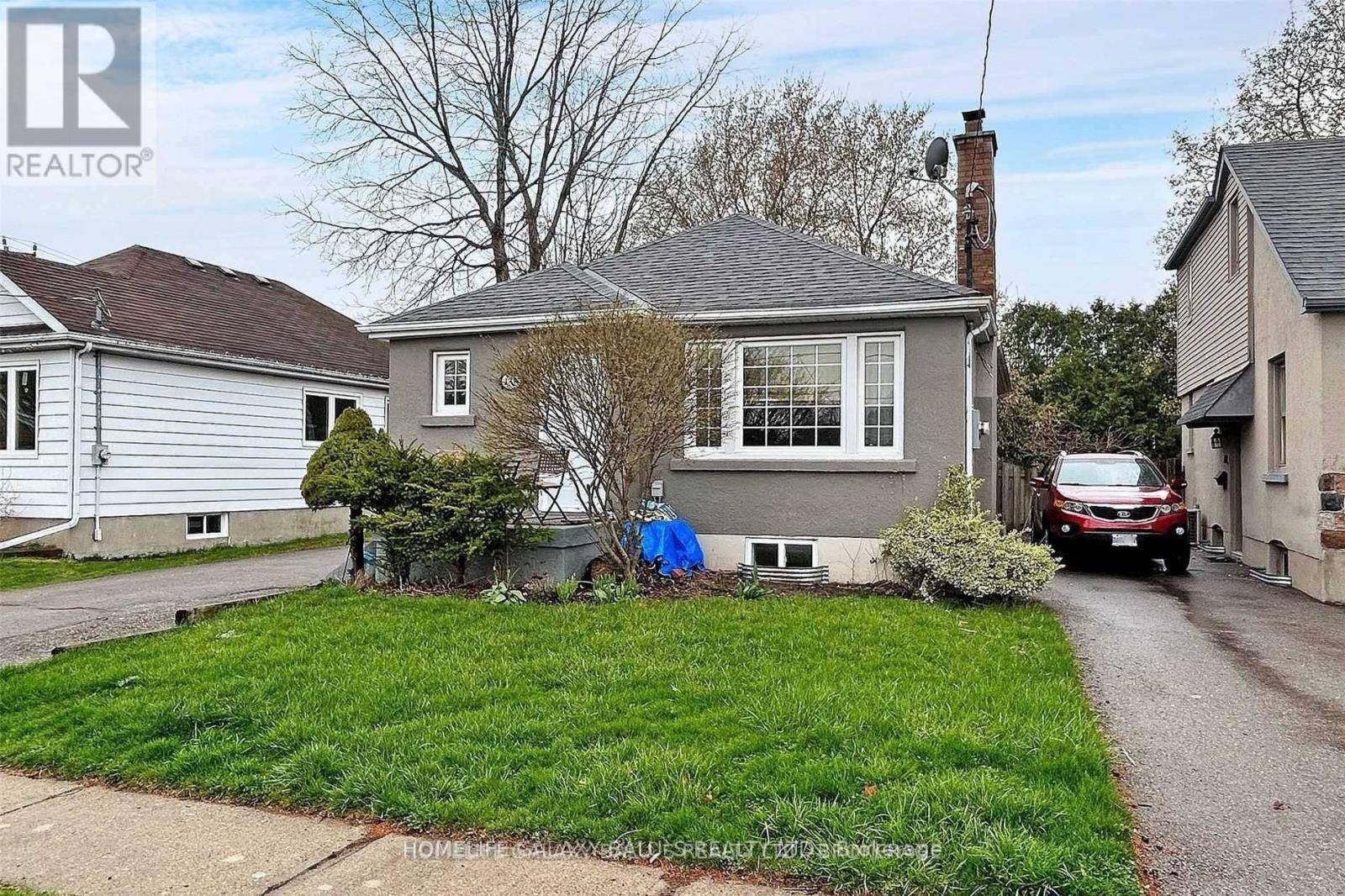 Oshawa (o'neill), ON L1G5Y7,136 Central Park BLVD North #Basement