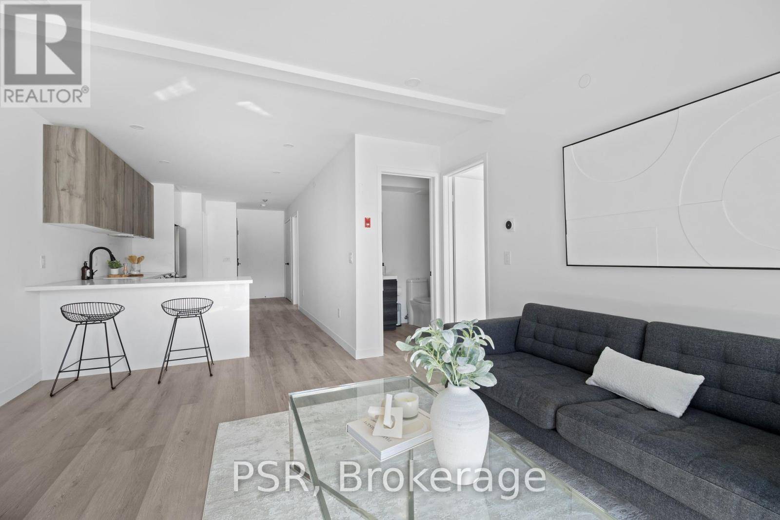 Toronto (west Hill), ON M1E0C8,61 Orchard Park DR #204
