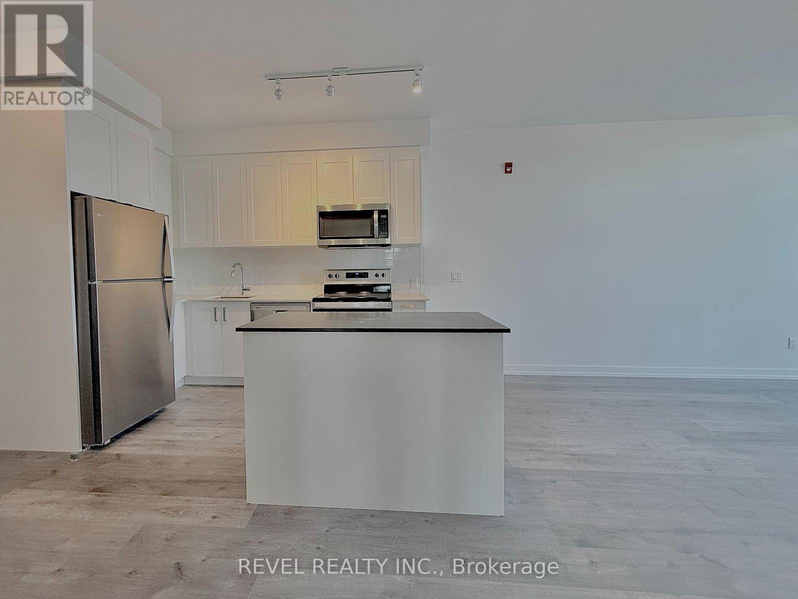 Whitby (pringle Creek), ON L1N2K2,1010 Dundas ST East #208
