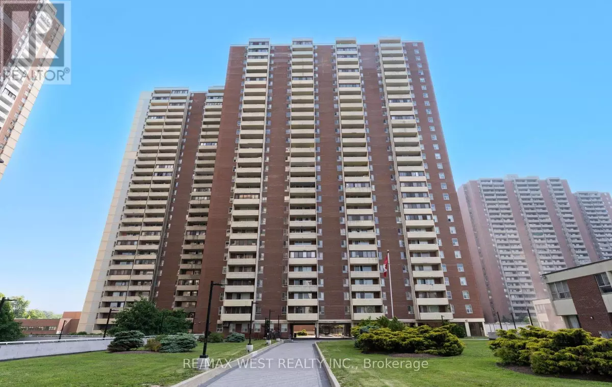 Toronto (crescent Town), ON M4C5L6,5 Massey SQ #2910