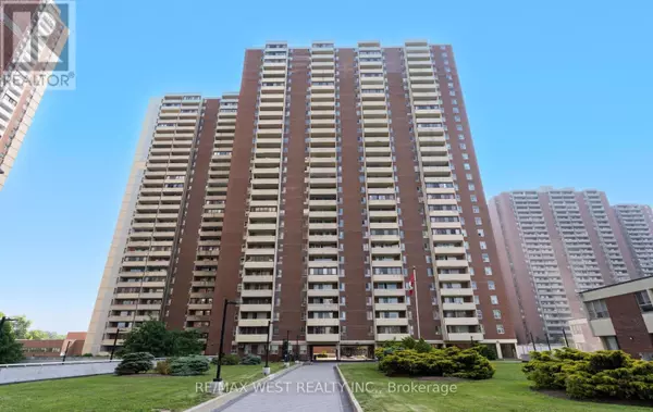 5 Massey SQ #2910, Toronto (crescent Town), ON M4C5L6