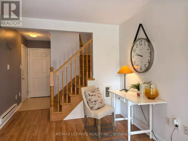 Toronto (clairlea-birchmount), ON M1L0B8,79 MENDELSSOHN STREET