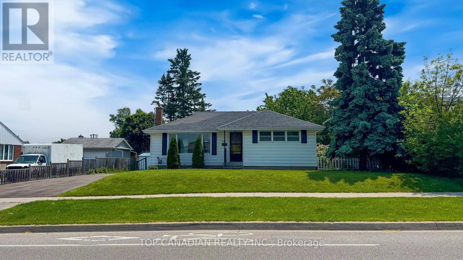 Oshawa (mclaughlin), ON L1J2Y8,1-513 ANNAPOLIS AVENUE