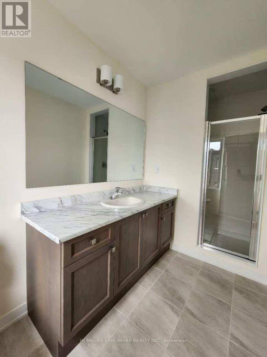 Pickering (duffin Heights), ON L1X0S9,1695 Dersan ST #404