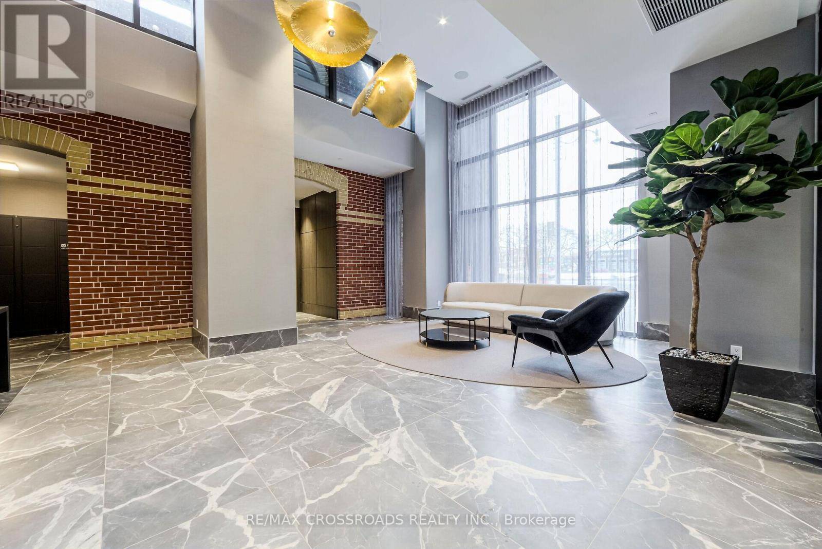 Toronto (east End-danforth), ON M4C0B3,286 Main ST #2108