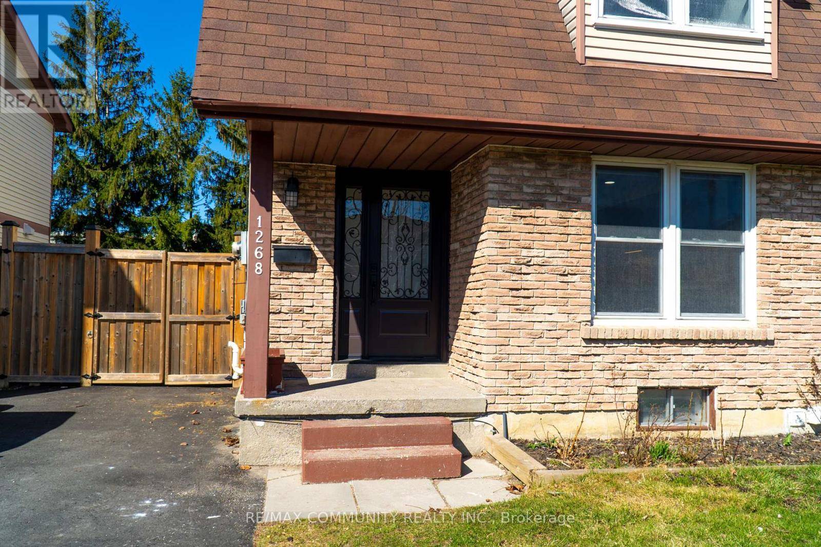 Oshawa (centennial), ON L1G7H2,1268 TROWBRIDGE DRIVE