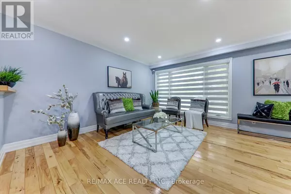 Toronto (west Hill), ON M1E2E4,121 CULTRA SQUARE