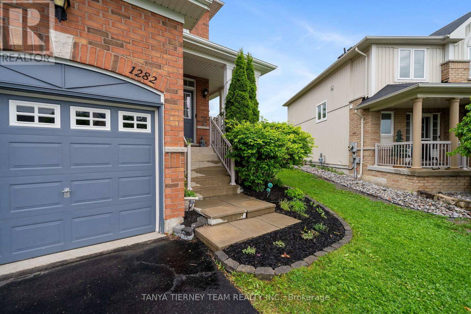 Oshawa (pinecrest), ON L1K0M7,1282 MEATH DRIVE