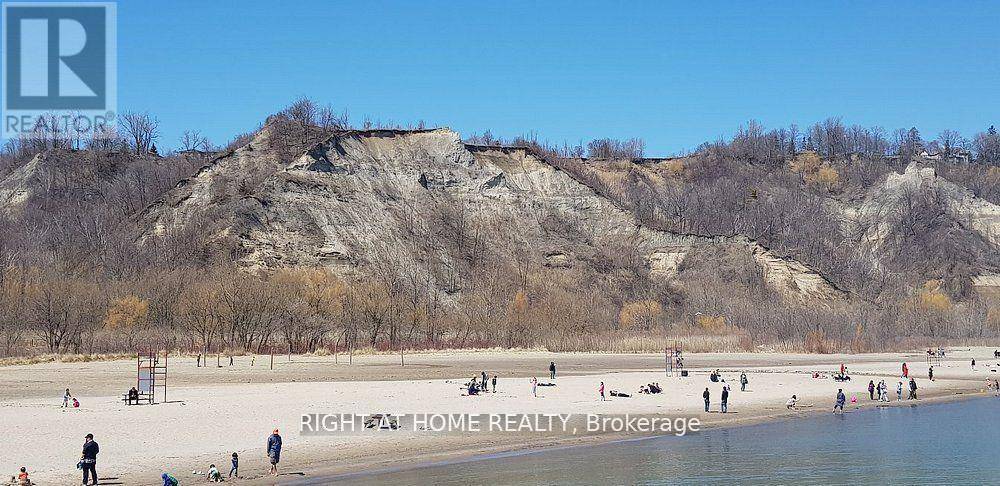 Toronto (scarborough Village), ON M1J0A4,72 JEREMIAH LANE