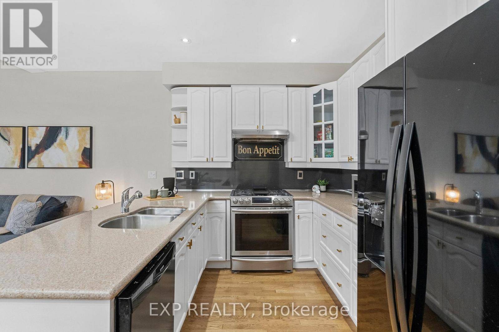 Pickering (bay Ridges), ON L1W1A2,1295 Wharf ST #30