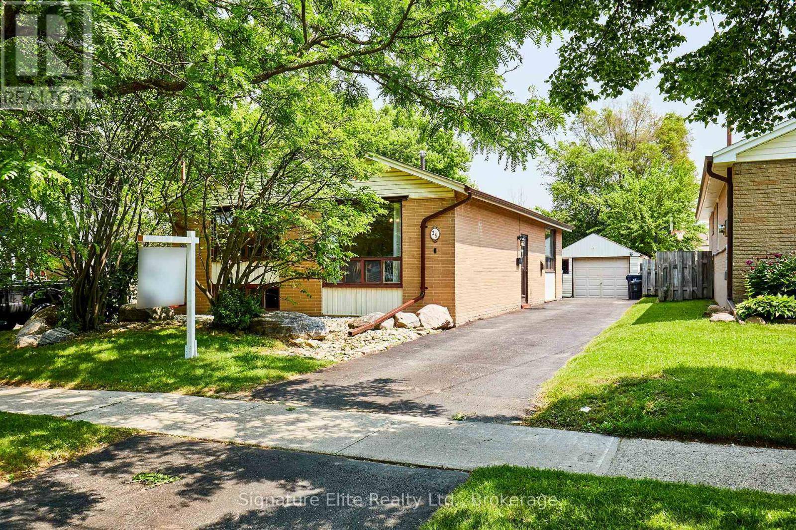 25 FARMBROOK ROAD, Toronto (woburn), ON M1J2S3