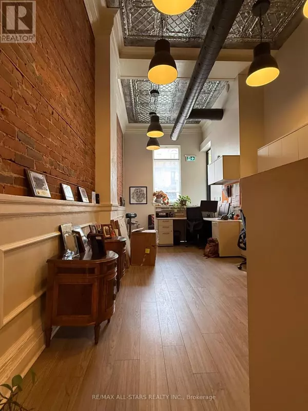 Toronto (south Riverdale), ON M4M1H1,711 Queen ST East #Unit B