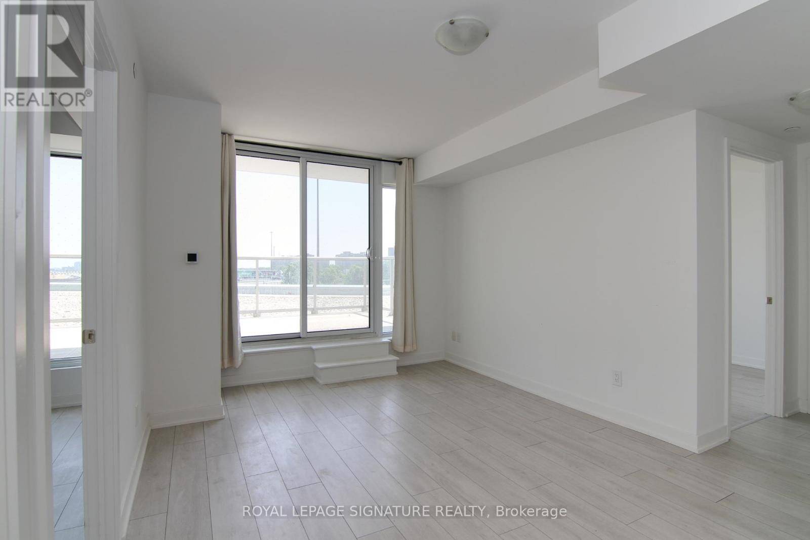 Toronto (agincourt South-malvern West), ON M1T0B9,2033 Kennedy RD #322