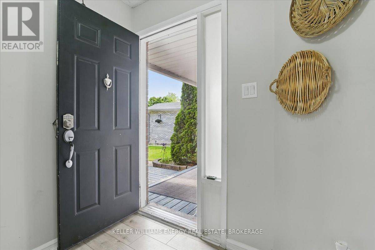 Clarington (courtice), ON L1E2A6,89 YORKVILLE DRIVE