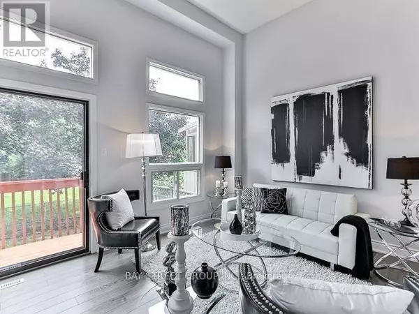 Toronto (agincourt South-malvern West), ON M1S4W1,43 CROWN ACRES COURT