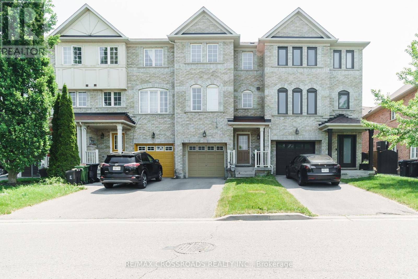 15 OATES DRIVE, Toronto (clairlea-birchmount), ON M1L0A9