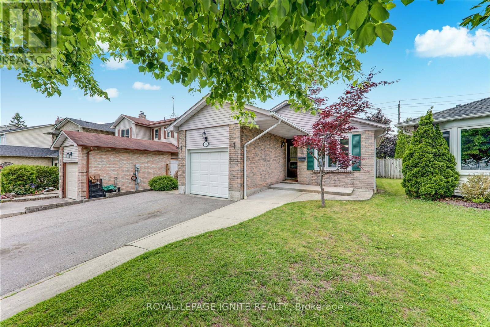 Whitby (blue Grass Meadows), ON L1N6M9,412 PRINCE OF WALES DRIVE