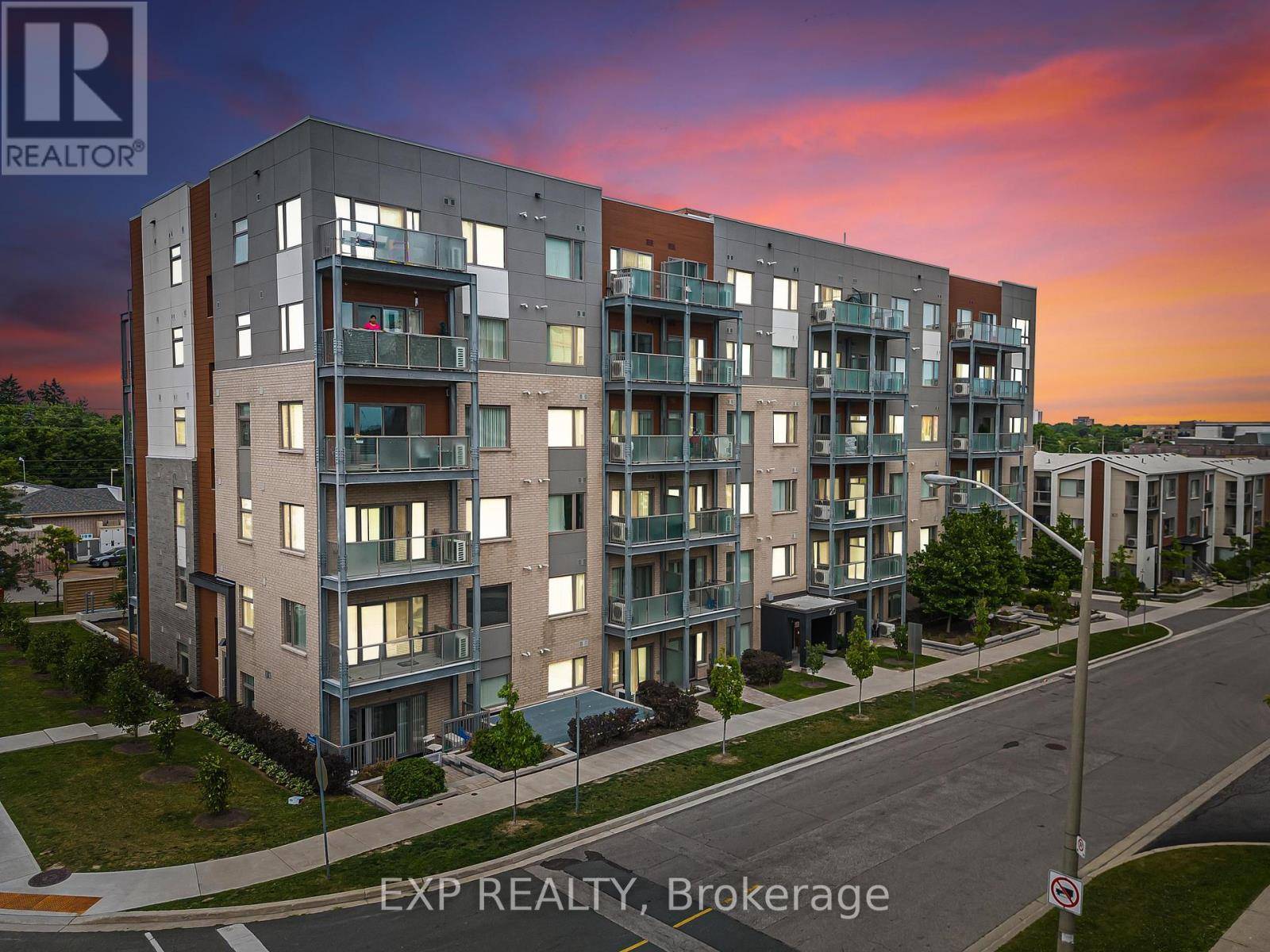 Toronto (malvern), ON M1B0E1,20 Orchid Place DR #404