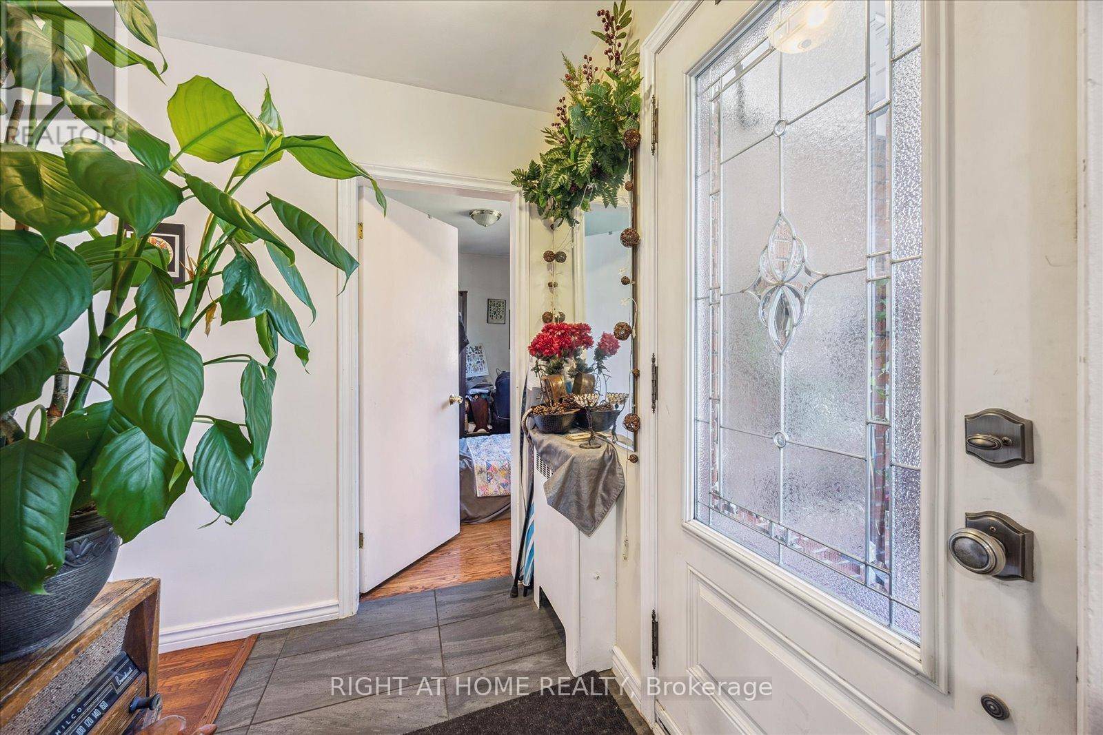 Toronto (wexford-maryvale), ON M1R2X4,46 IVORWOOD CRESCENT