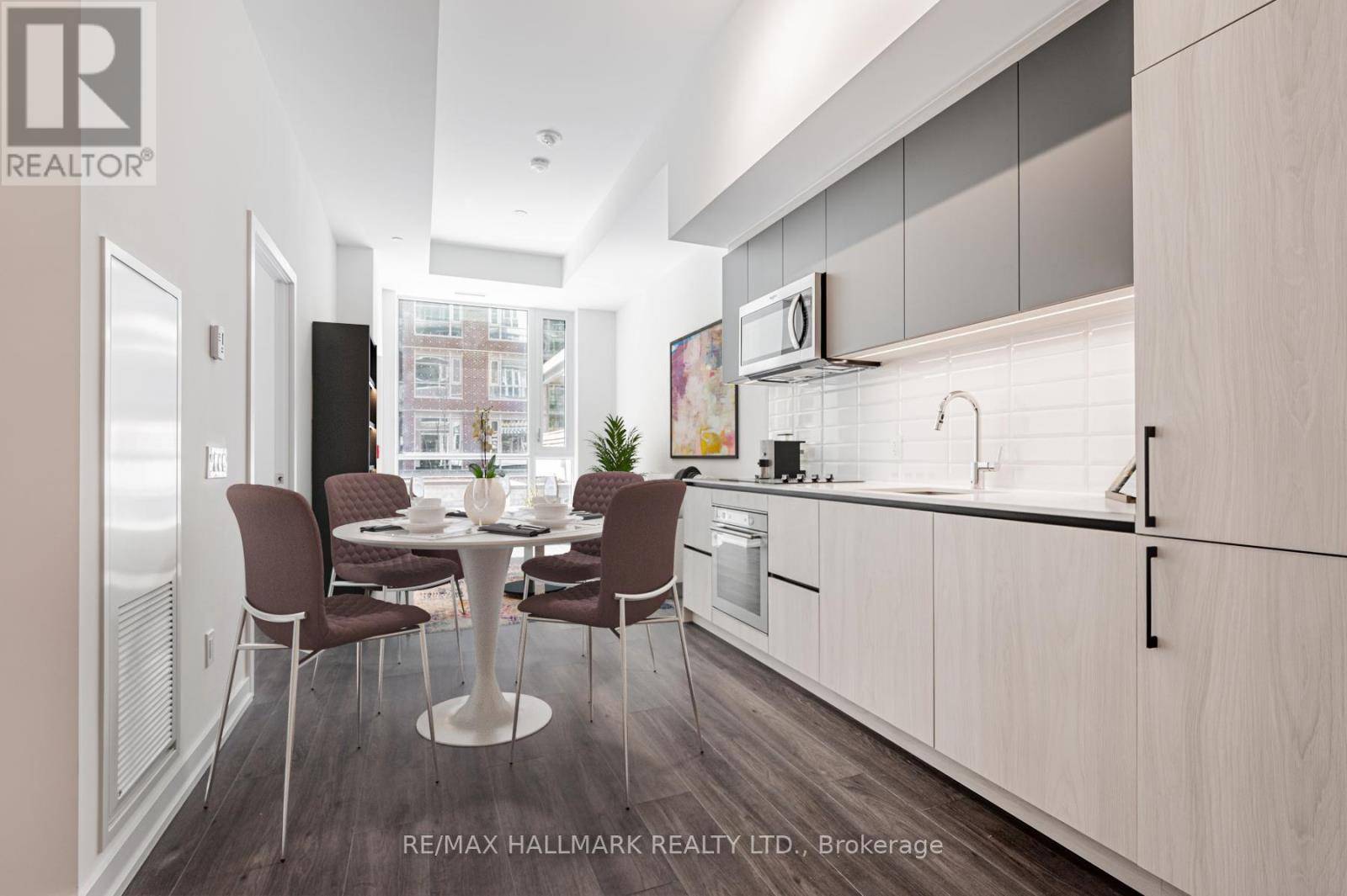 Toronto (south Riverdale), ON M4M0E4,150 Logan AVE #116
