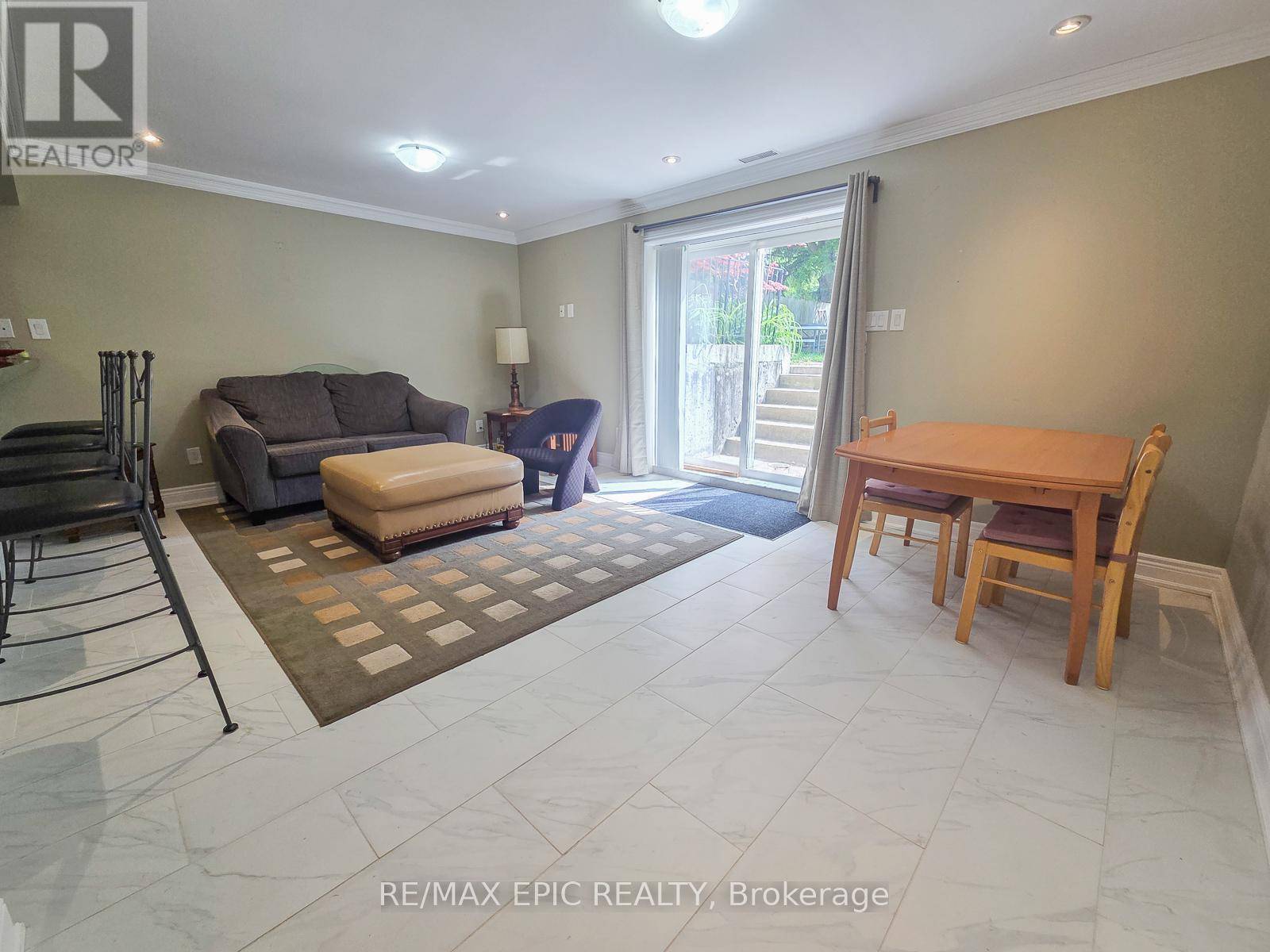 Toronto (scarborough Village), ON M1M3C2,55B Bethune BLVD #Lower