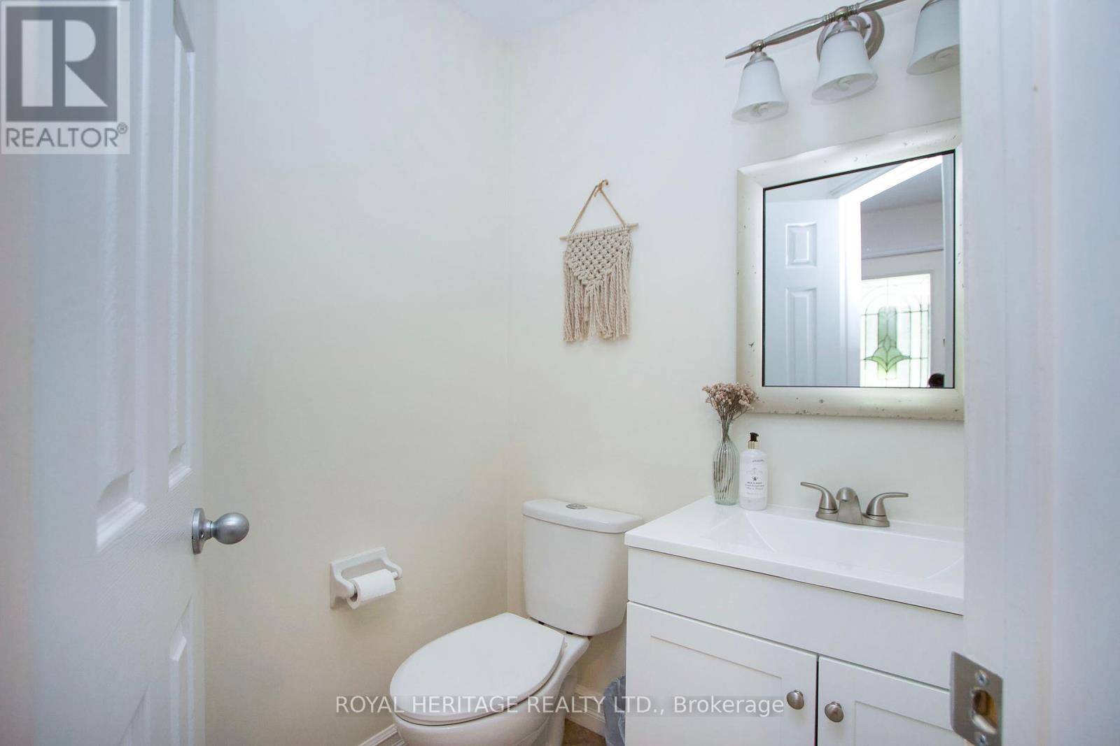 Clarington (courtice), ON L1E2X8,55 HEARTHSTONE CRESCENT