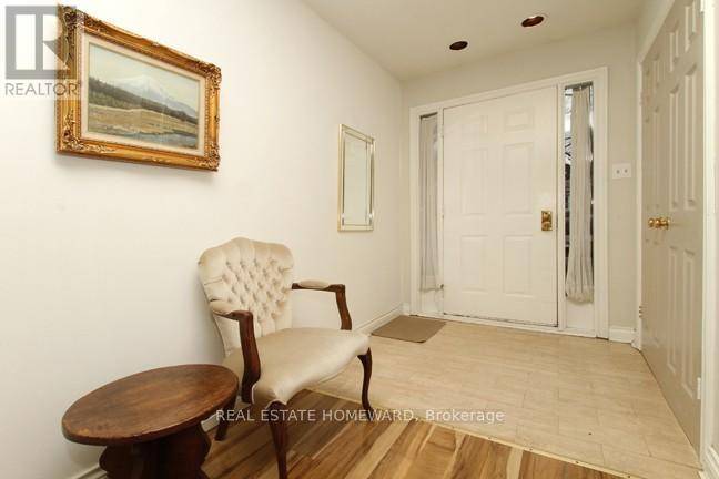 Toronto (the Beaches), ON M4E3H4,54 BEECH AVENUE