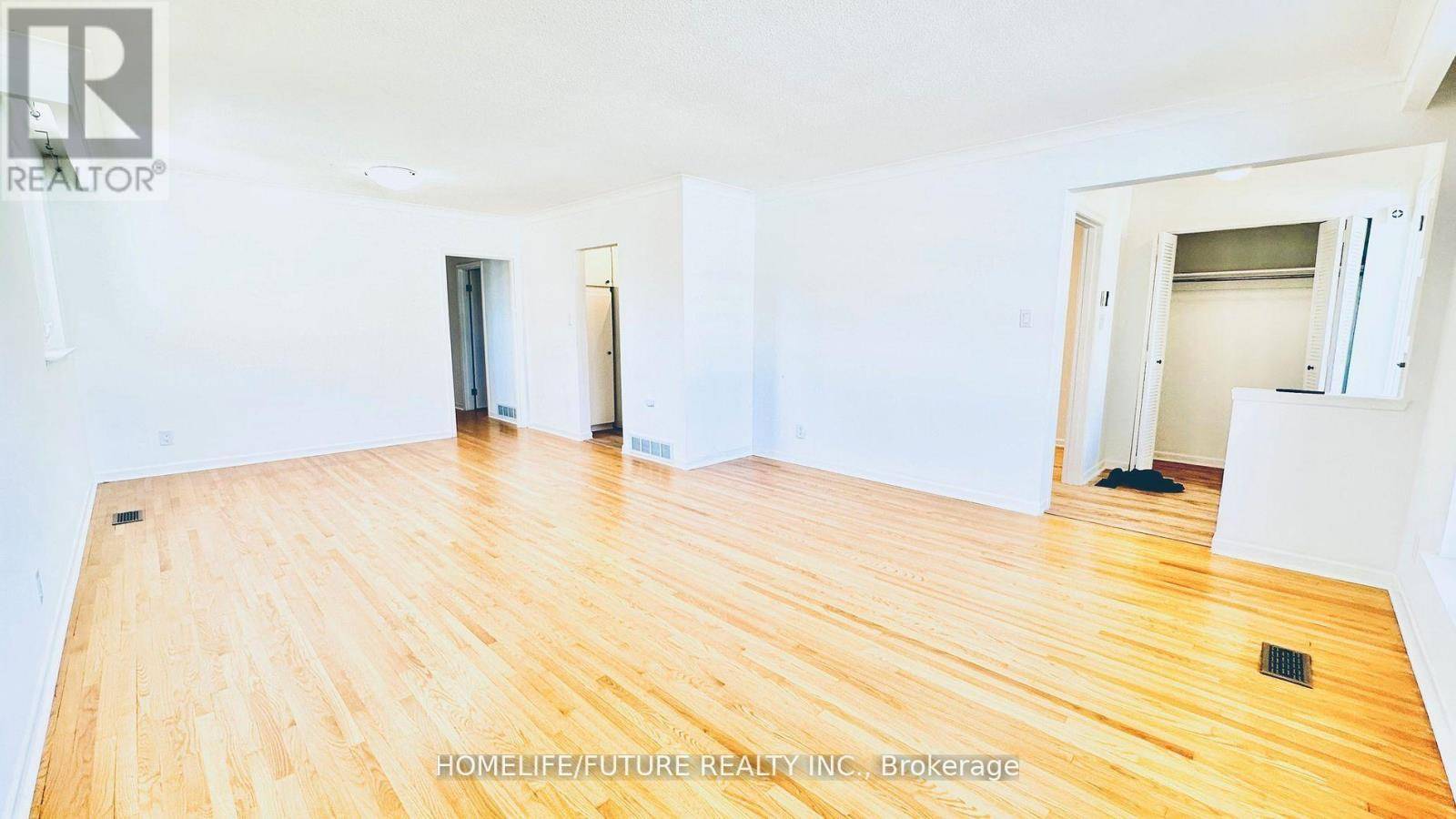 Toronto (woburn), ON M1G3R2,36 CASTOR CRESCENT