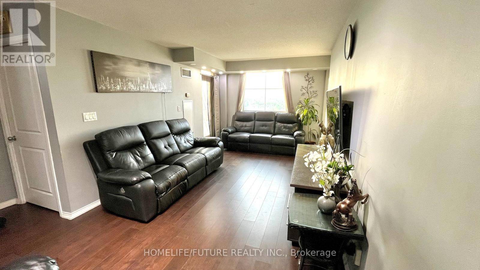 Toronto (malvern), ON M1B0A1,6 Rosebank DR #11M
